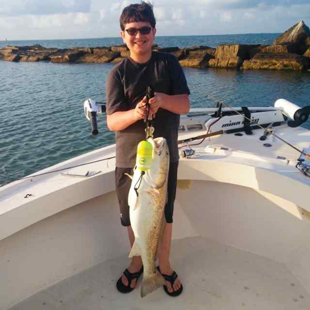 Brayden Benard Galveston jetties - 42" personal best bull red! CPR