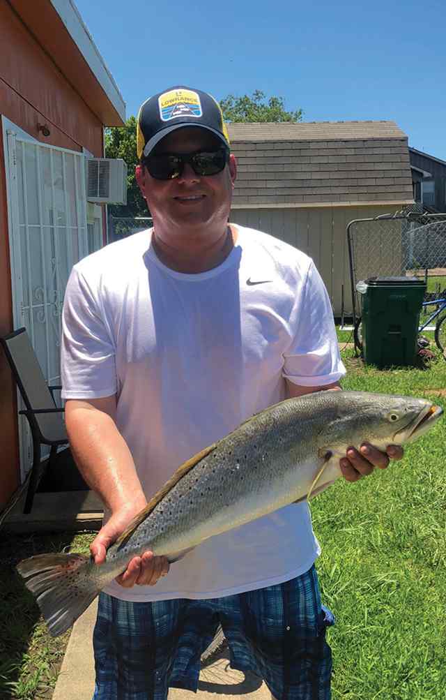 Ronny Hatfield Christmas Bay - 29.25" 7 lb 15 oz personal best trout! Caught on a Corky Softdine.