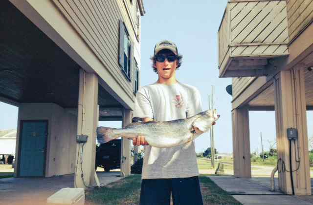 Aaron Zook Galveston28&quot; 8 lb trout