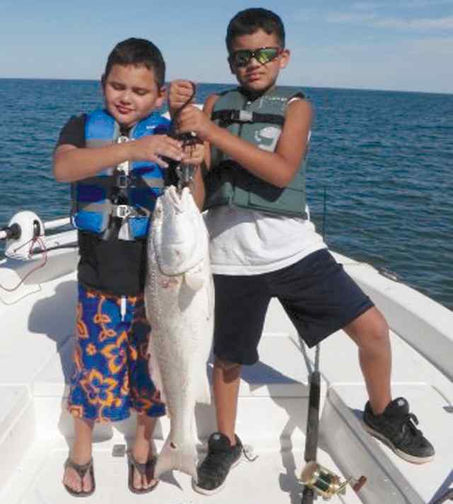 Jesus Perez & Isacc Barba Galveston36&quot; redfish