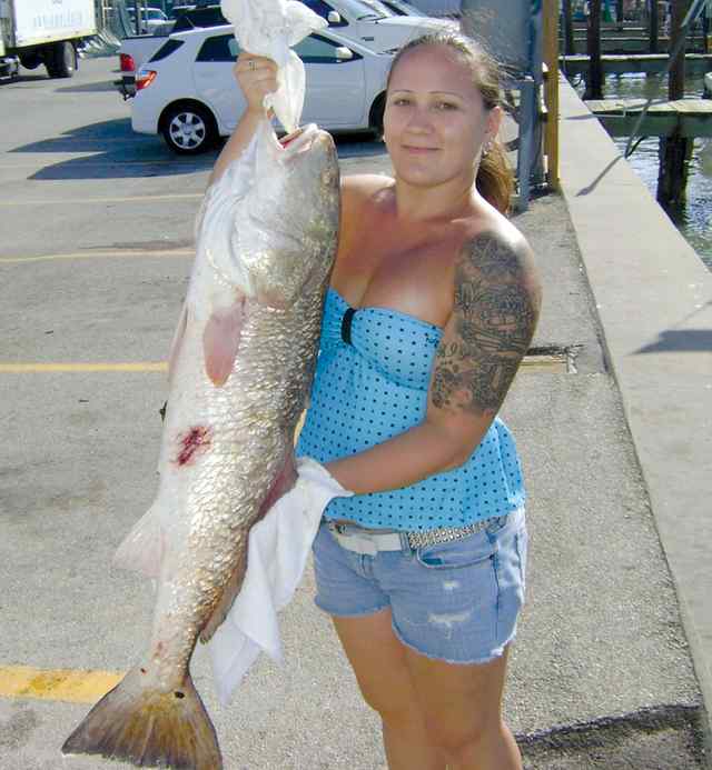Shanna Pillow Pier 1945&quot; red drum