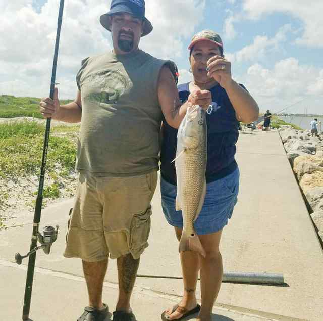 Pete & Valerie Villalobos Padre Island - 23" redfish