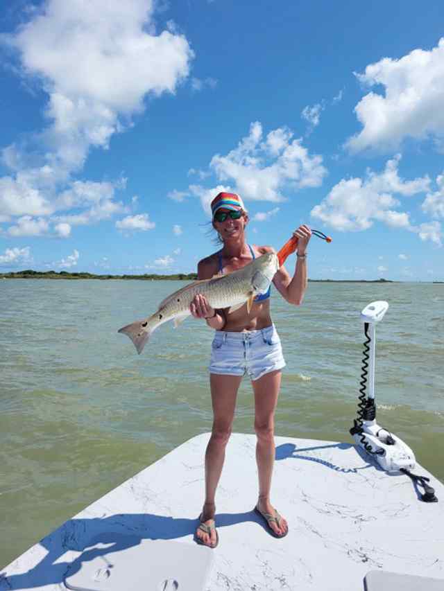 Melanie Grantham San Antonio Bay, Seadrift - 31" redfish CPR