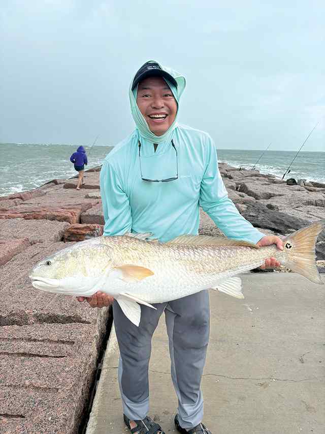 Thuan Cao Port Aransas jetty - 46" personal best red! CPR