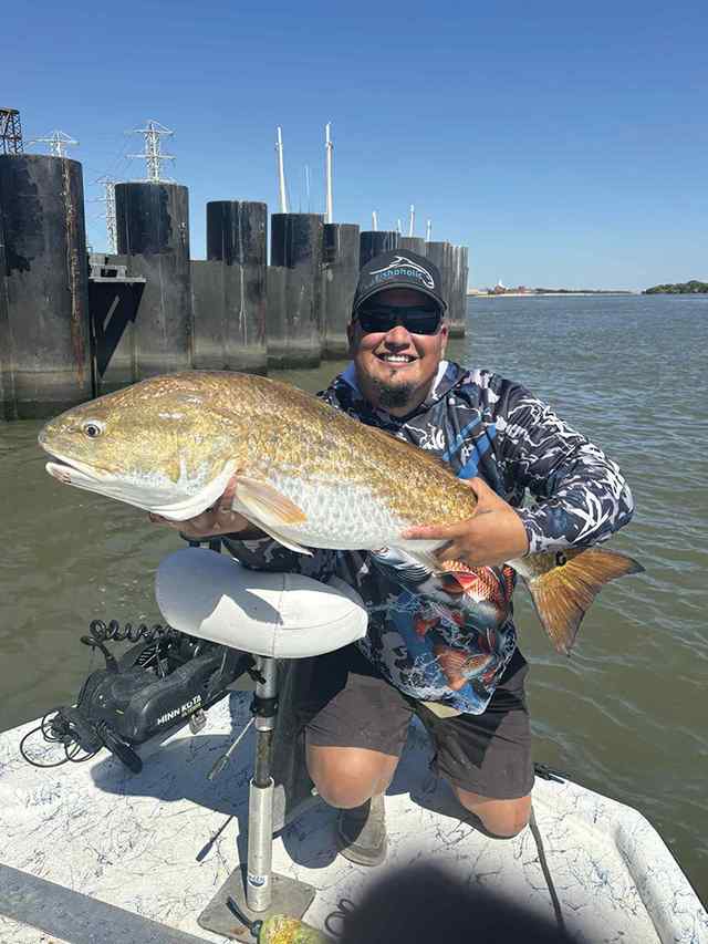 Rich Gonzales Sabine Pass, Port Arthur - 38" bull red CPR, caught on live shrimp