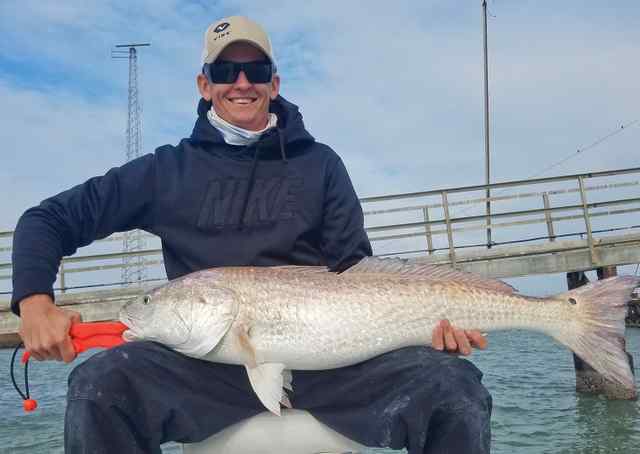 Kenny Evans Aransas Pass - 43" first bull red! CPR