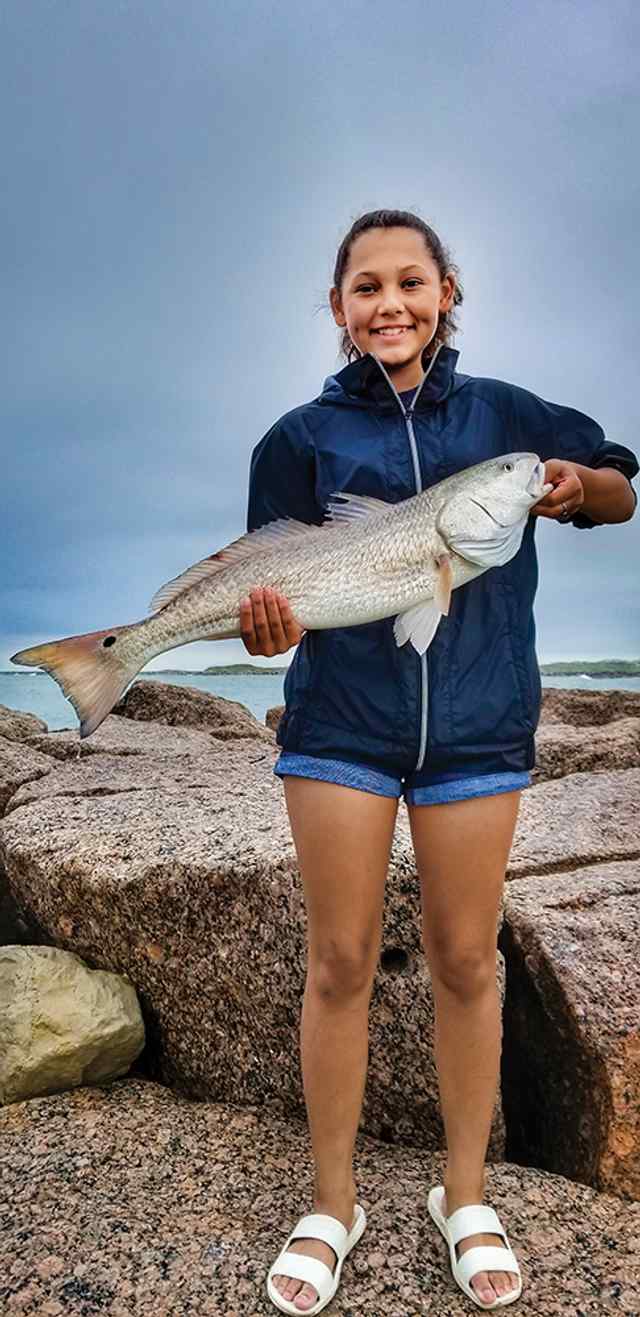 Aleah De La Garza Port Mansfield jetties - 28" redfish