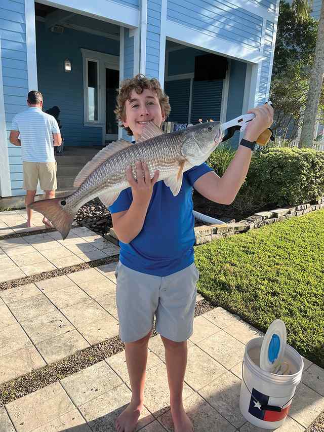 Preston Dunavant 28" redfish, caught on crab