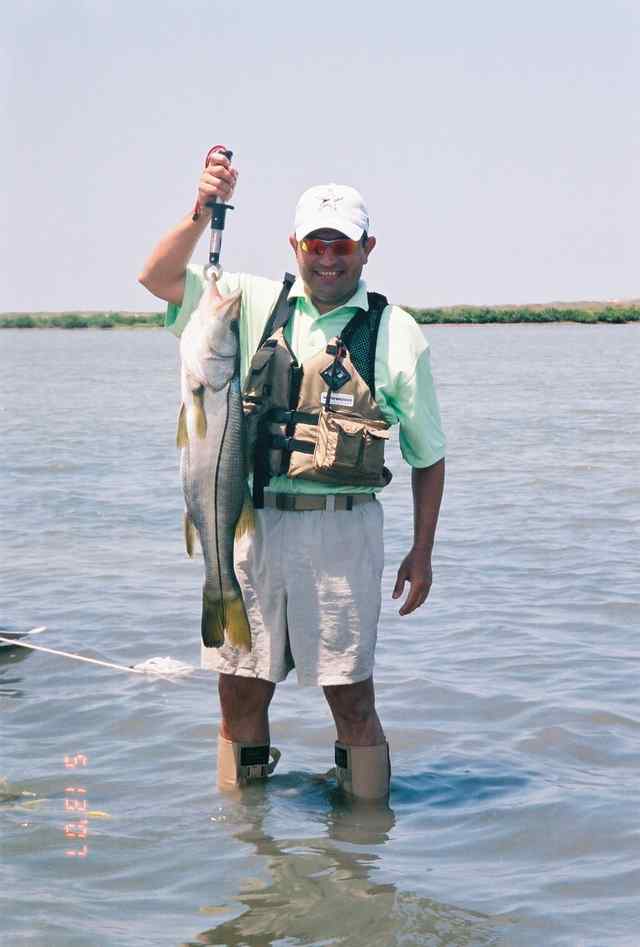 Daniel DeLeon 34&quot; first snook! CPR