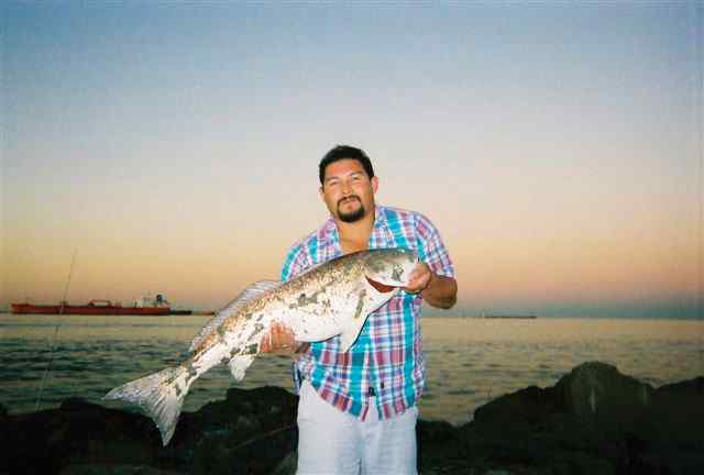 Jose Hernandes Galveston Jetties38&quot; 20 lb bull red