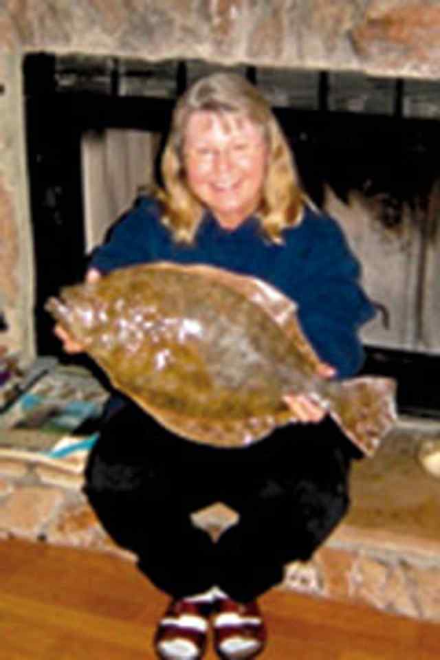 Diane Jans Sea Wolf Park22&quot; flounder, caught while wade fishing