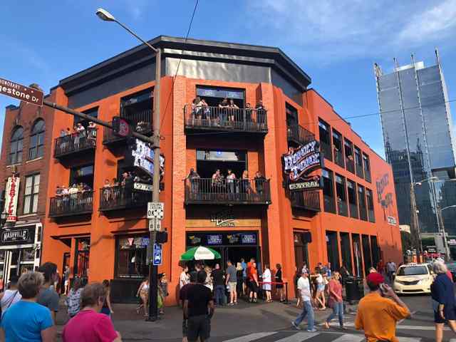 Honky Tonk outside broadway.jpeg Honky Tonk outside broadway.jpeg
