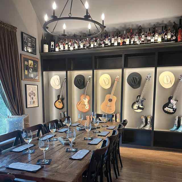 Arrington_Vineyards_nashville_wine_guitars.jpeg Arrington_Vineyards_nashville_wine_guitars.jpeg