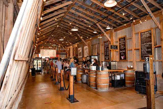 Arrington_Vineyards_nashville_wine_winery_tasting.jpeg Arrington_Vineyards_nashville_wine_winery_tasting.jpeg