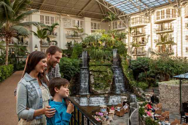 Gaylord Opryland cascades_atrium_waterfalls.jpeg Gaylord Opryland cascades_atrium_waterfalls.jpeg