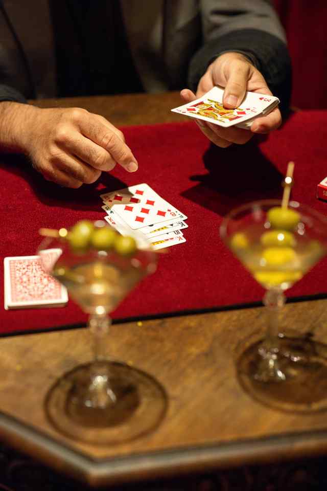 Magic table 2 HOC House of Cards Nashville.jpg Magic table 2 HOC House of Cards Nashville.jpg