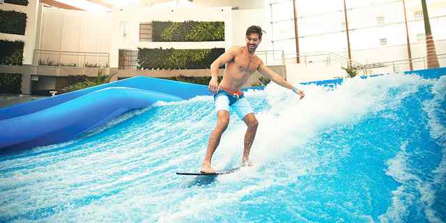 Soundwaves surf pool.jpeg Soundwaves surf pool.jpeg