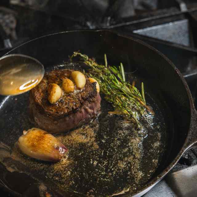 steak garlic topping sinatra bar and lounge nashville.jpg steak garlic topping sinatra bar and lounge nashville.jpg