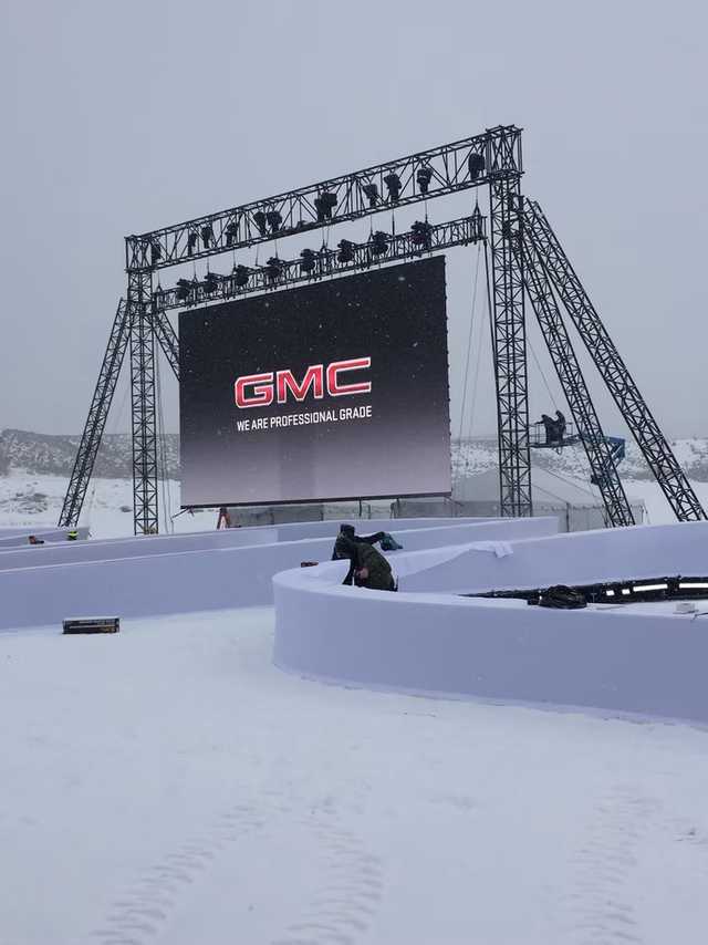 2021 GMC YUKON REVEAL